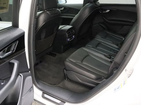 Used 2017 Audi Q7 3.0T Prestige w/ Prestige Package AWD/4WD image 30