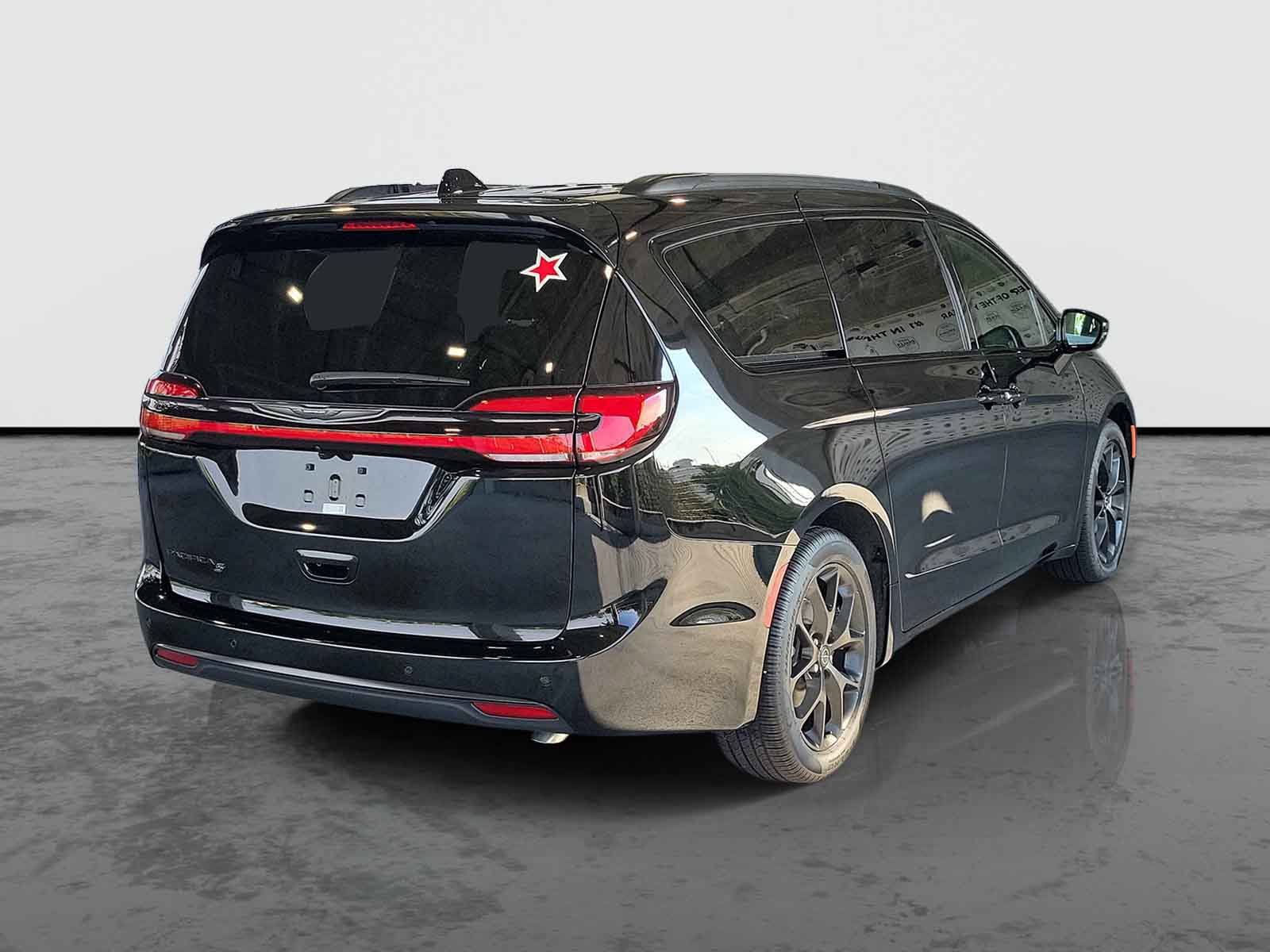 New 2026 Chrysler Pacifica Select w/ S Appearance Package FWD image 2