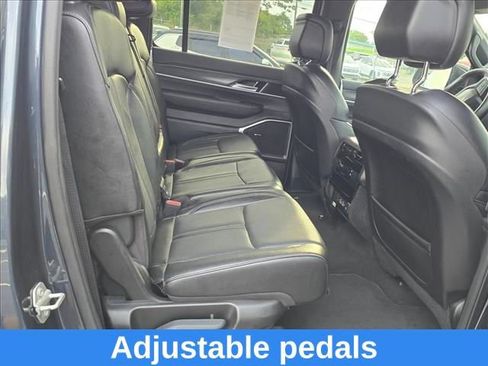 Used 2024 Jeep Wagoneer Series II w/ Flexible Seating Group AWD/4WD image 19