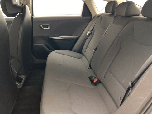Used 2025 Kia K4 FWD image 18