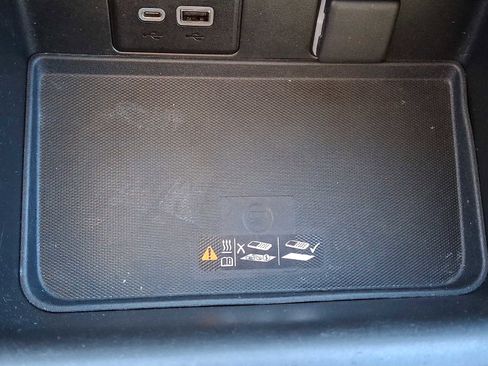 Used 2022 GMC Yukon SLT w/ SLT Luxury Package image 25