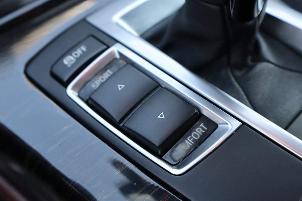Used 2013 BMW 650i xDrive Convertible AWD/4WD image 39