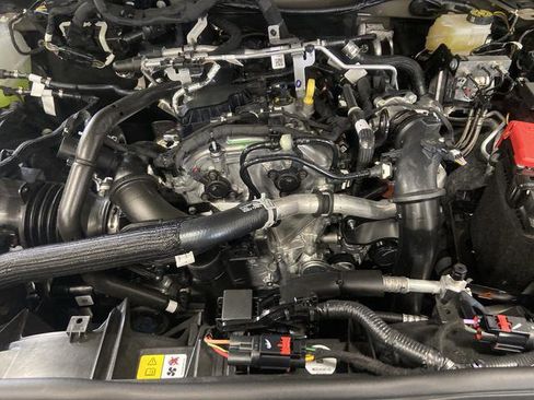 New 2025 Ford Bronco Outer Banks w/ Sasquatch Package image 37