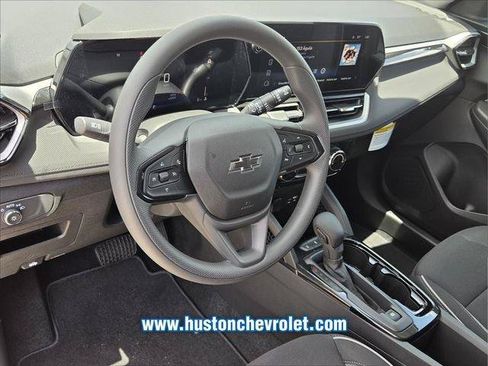 New 2026 Chevrolet TrailBlazer LT w/ Midnight Edition FWD image 11