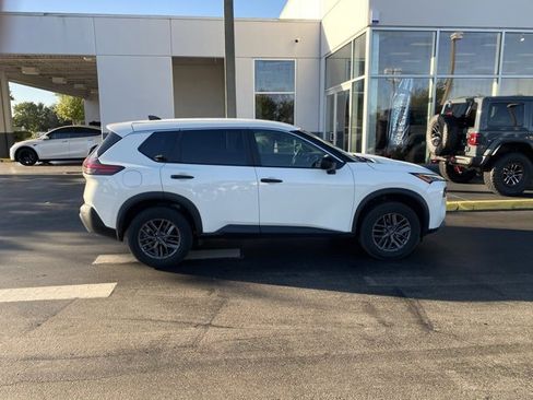 Used 2023 Nissan Rogue S image 8