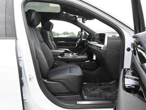 New 2026 Cadillac Escalade IQL Sport 1 w/ LPO, ONYX Package image 27