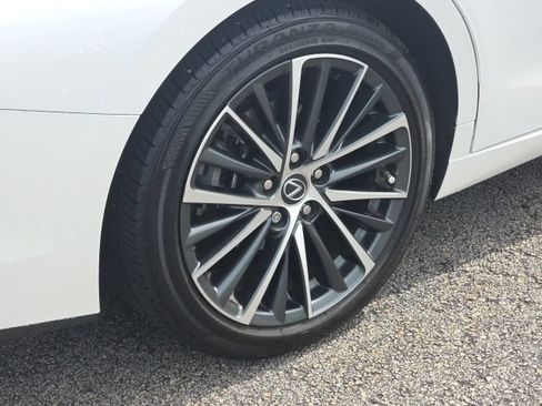 Used 2025 Lexus ES 350 w/ Premium Package FWD image 11