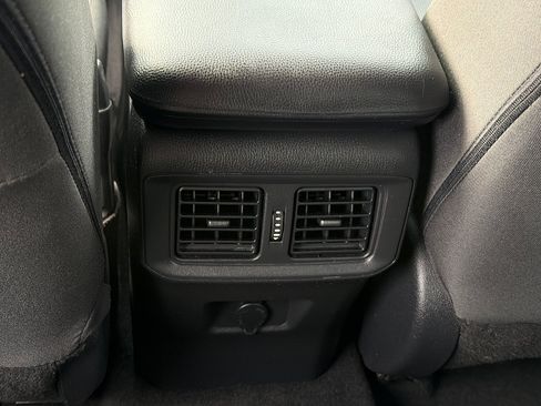 Used 2023 Toyota RAV4 LE AWD/4WD image 8