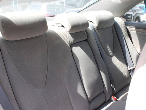 Used 2009 Toyota Camry LE FWD image 11