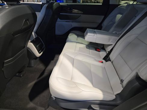 New 2026 Lincoln Nautilus Premier AWD/4WD image 13