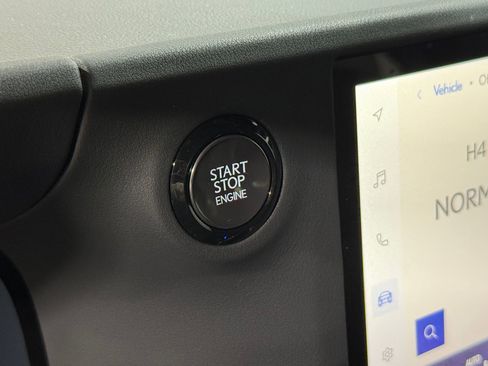 Used 2024 Lexus GX 550 image 37