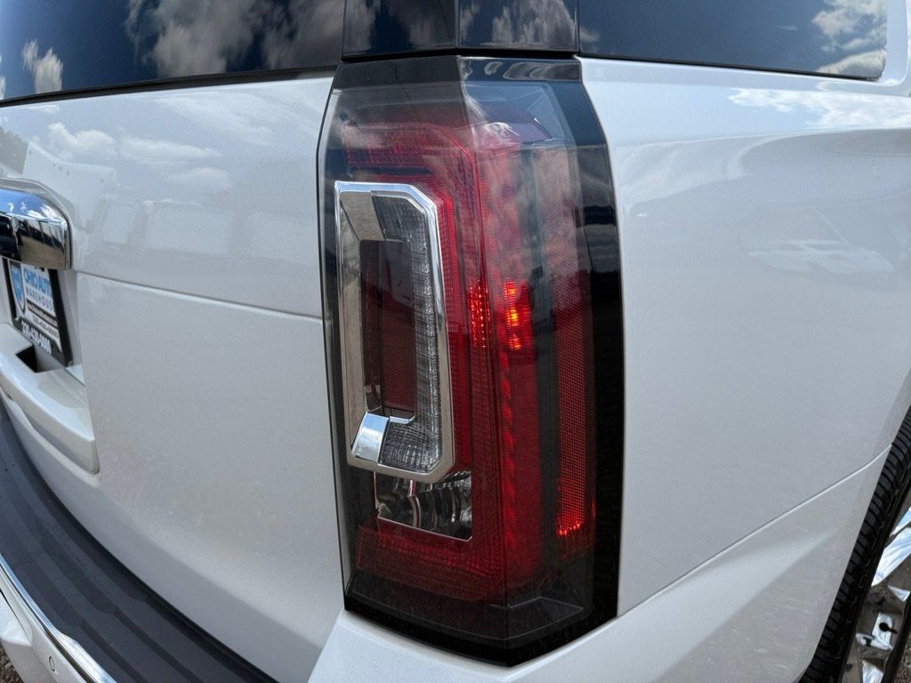 Used 2018 GMC Yukon Denali w/ Denali Ultimate Package AWD/4WD image 44