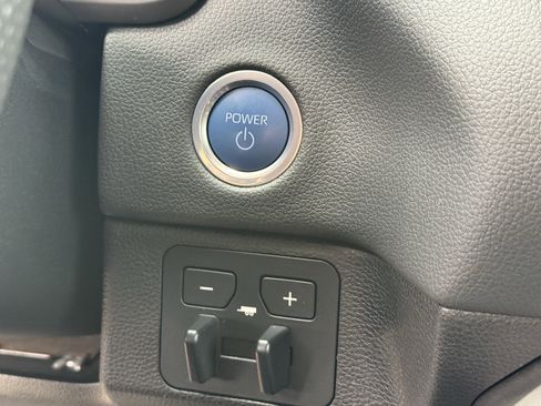 Used 2024 Toyota Tundra Limited image 25