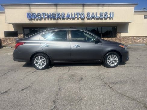 Used 2018 Nissan Versa SV w/ SV Special Edition Package image 7