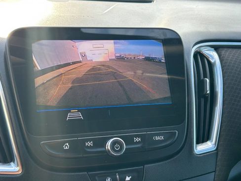Used 2020 Chevrolet Malibu LT FWD image 24
