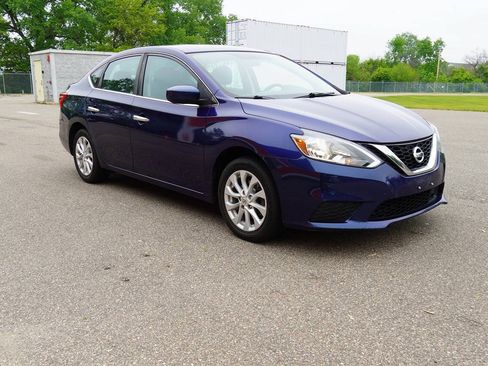 Used 2019 Nissan Sentra SV FWD image 2