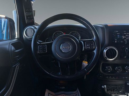 Used 2015 Jeep Wrangler Unlimited Sahara AWD/4WD image 11