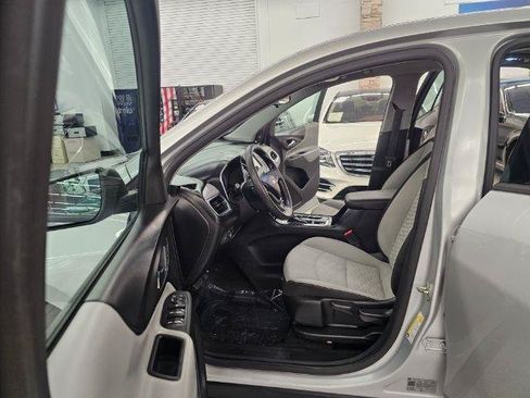 Used 2018 Chevrolet Equinox LS FWD image 8