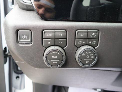 New 2026 Chevrolet Silverado 1500 LT Trail Boss w/ LT Trail Boss Premium Package AWD/4WD image 12