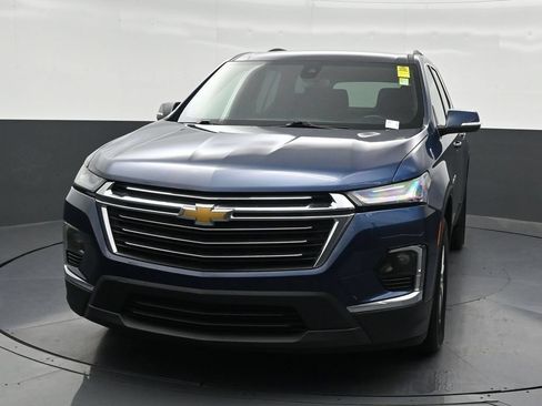 Used 2023 Chevrolet Traverse LT FWD image 9