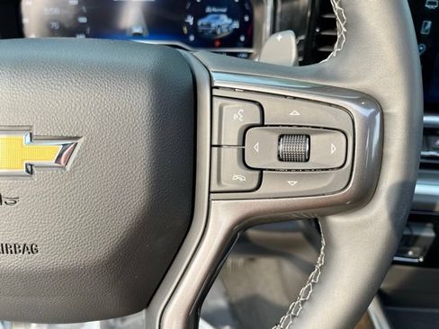 Used 2025 Chevrolet Silverado 1500 High Country w/ High Country Premium Package AWD/4WD image 31