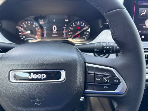 Used 2023 Jeep Compass Latitude AWD/4WD image 25