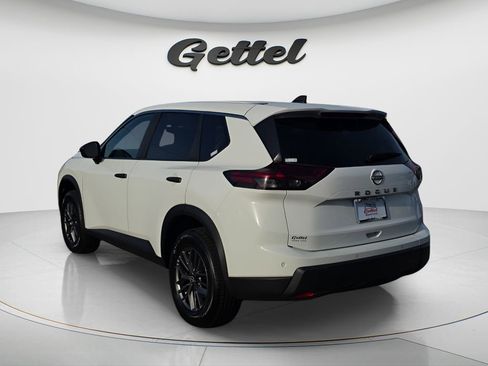 Used 2024 Nissan Rogue S FWD image 7
