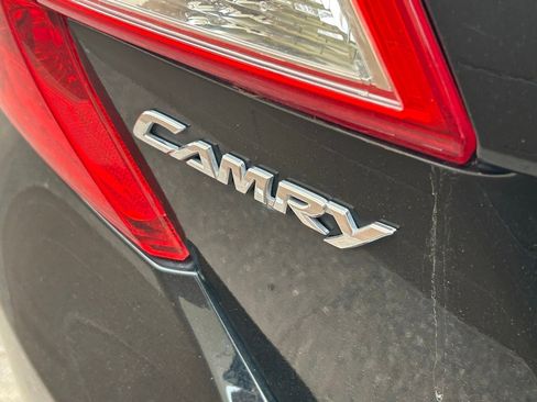 Used 2014 Toyota Camry image 8