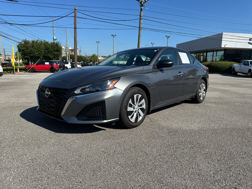 Used 2025 Nissan Altima 2.5 S FWD image 1