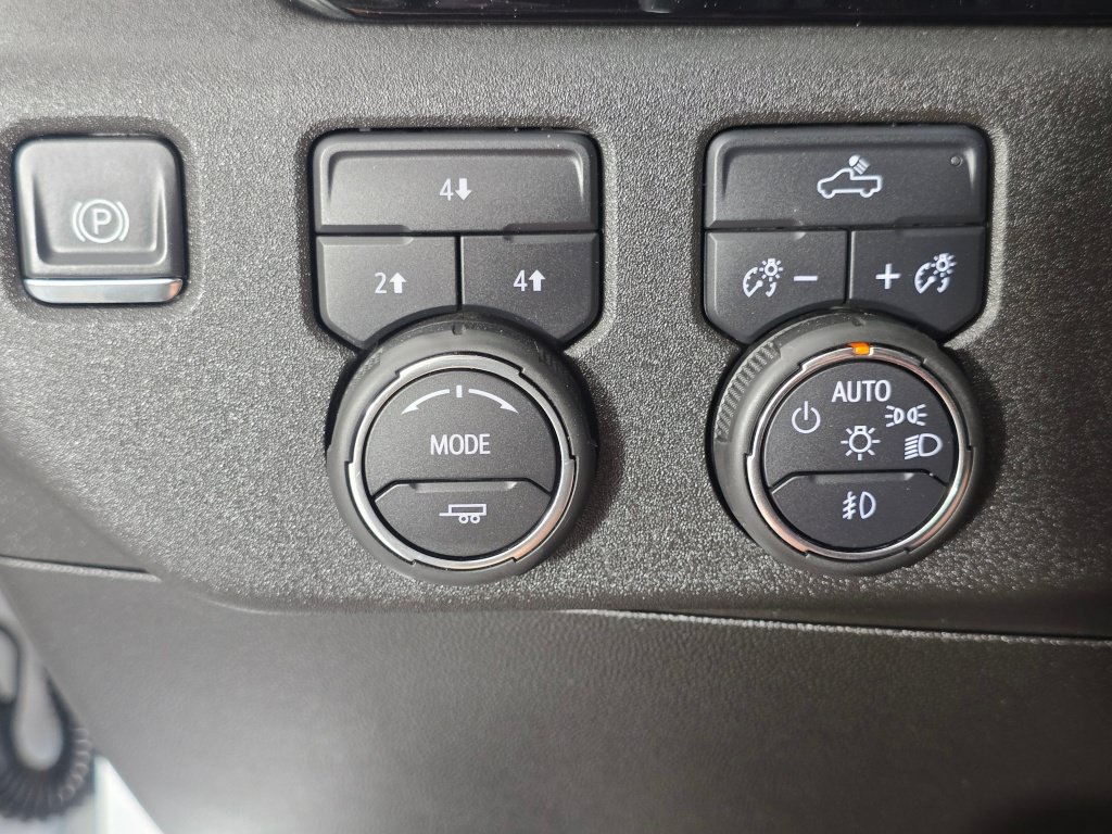Used 2025 Chevrolet Silverado 2500 LT w/ Convenience Package AWD/4WD image 36