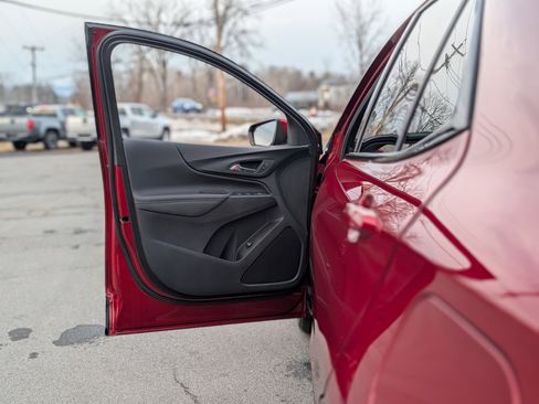 Used 2024 Chevrolet Equinox RS w/ LPO, Floor Liner Package image 29