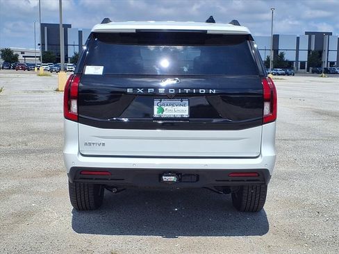 New 2026 Ford Expedition Active RWD image 5