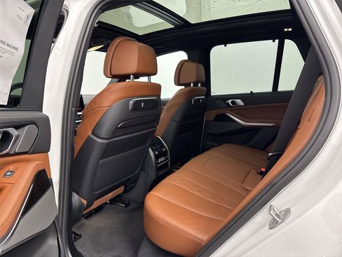 New 2026 BMW X5 xDrive50e w/ Executive Package image 29