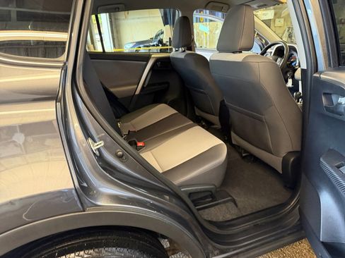 Used 2015 Toyota RAV4 LE AWD/4WD image 33