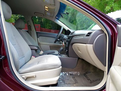 Used 2011 Ford Fusion SE FWD image 31