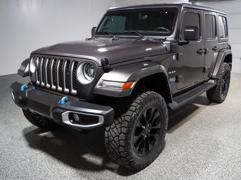 Used 2023 Jeep Wrangler Unlimited Sahara w/ Cold Weather Group AWD/4WD image 31