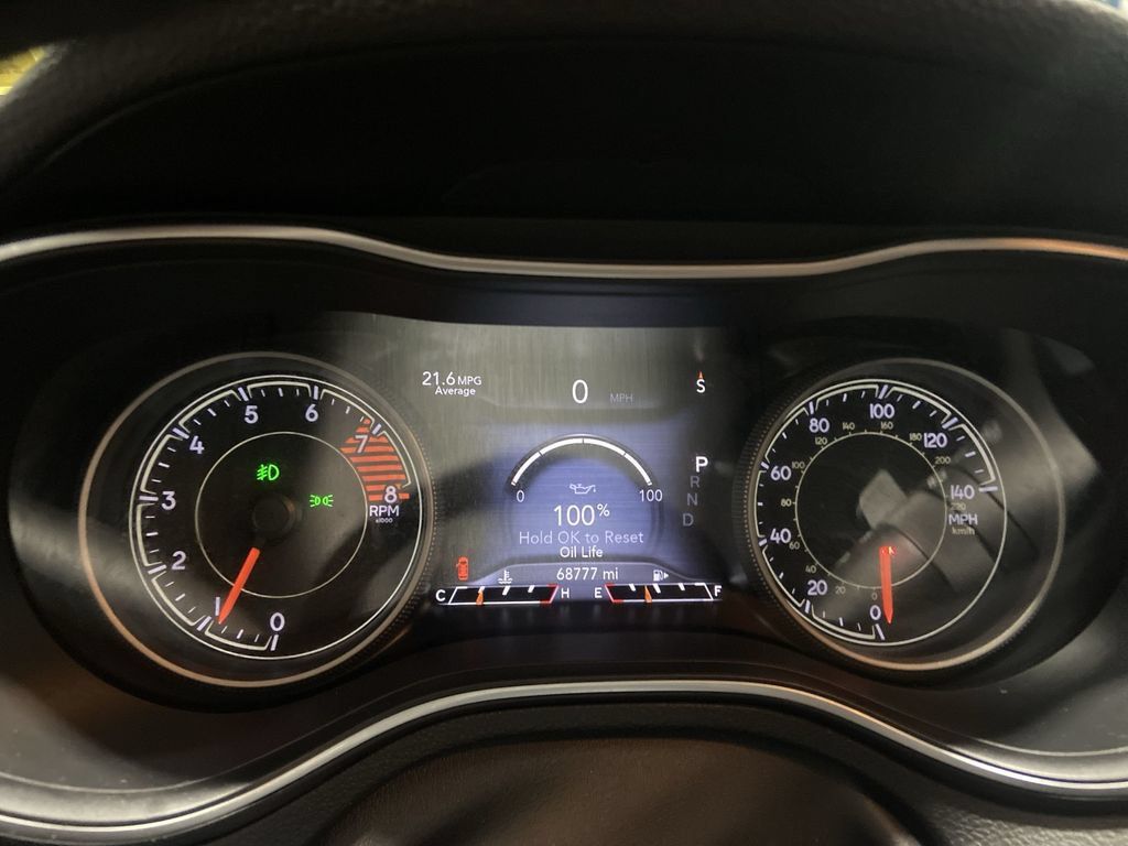 Used 2019 Jeep Cherokee Limited AWD/4WD image 12