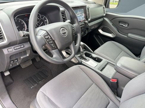Used 2023 Nissan Frontier SV w/ Tow Package AWD/4WD image 4