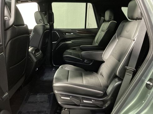 Used 2024 Cadillac Escalade Premium Luxury AWD/4WD image 25