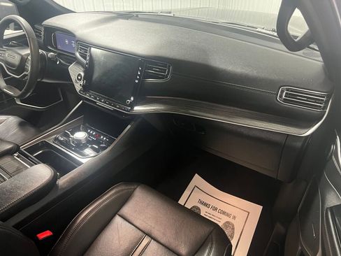 Used 2022 Jeep Wagoneer Series III w/ Flexible Seating Group image 3