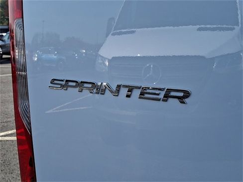 Used 2025 Mercedes-Benz Sprinter 2500 image 24