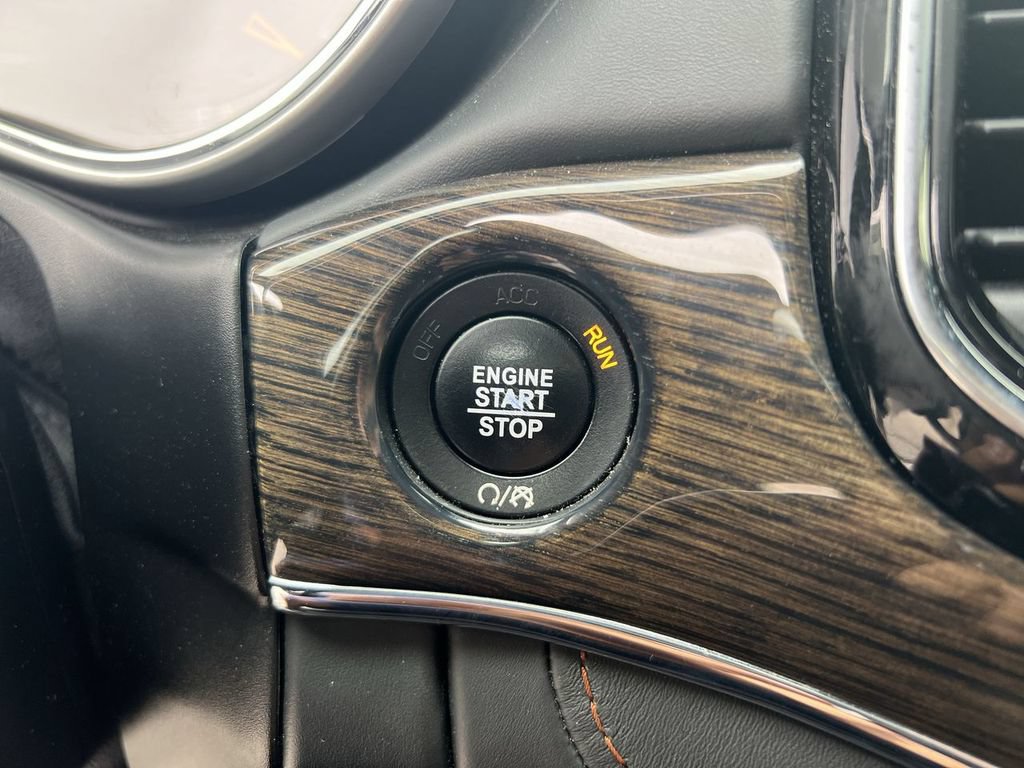 Used 2019 Jeep Grand Cherokee Summit AWD/4WD image 17