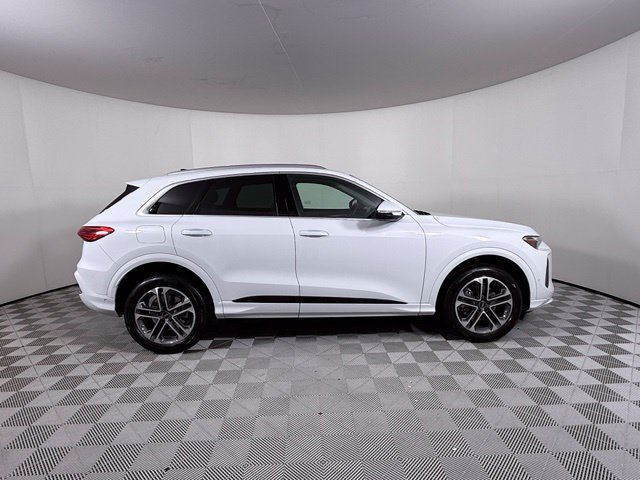 Certified 2025 Audi Q5 Premium w/ Convenience Package AWD/4WD image 8