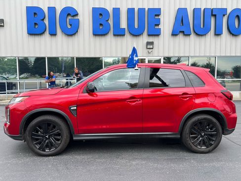 Used 2025 Mitsubishi Outlander Sport AWD image 2