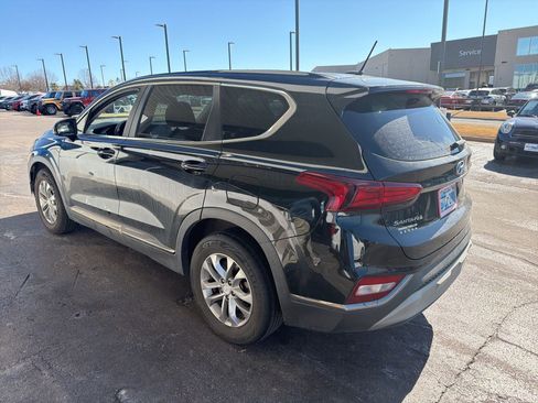 Used 2019 Hyundai Santa Fe SE image 1