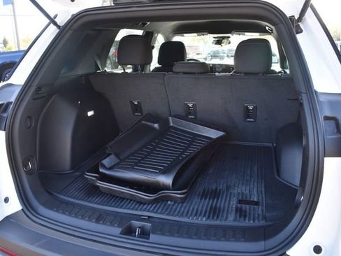 Certified 2025 Chevrolet Equinox LT FWD image 17