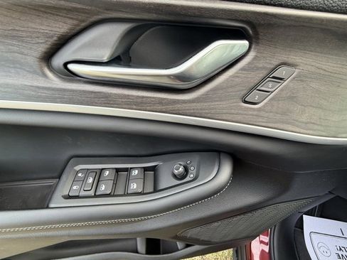 New 2025 Jeep Grand Cherokee L Limited image 18