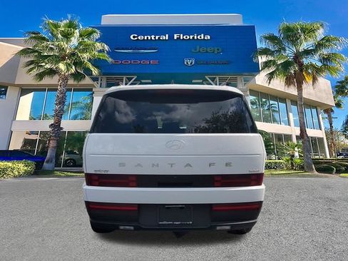 Used 2025 Hyundai Santa Fe SEL FWD image 6