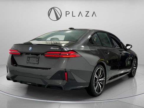 New 2026 BMW 550e xDrive image 6