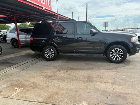 Used 2015 Ford Expedition XLT w/ Equipment Group 201A RWD image 3